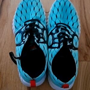Tennis shoes, size 11